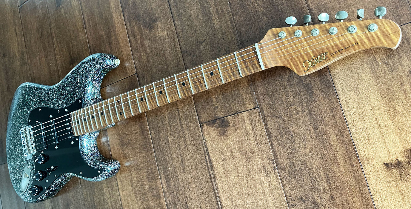 Xotic California Classic XSC-2 Electric Guitar Halo Sparkle over Black 2635