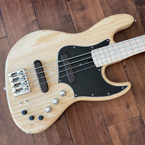 Xotic XJ Jazz-Style 4-String Bass Guitar Natural Aged Finish Maple Neck 2485